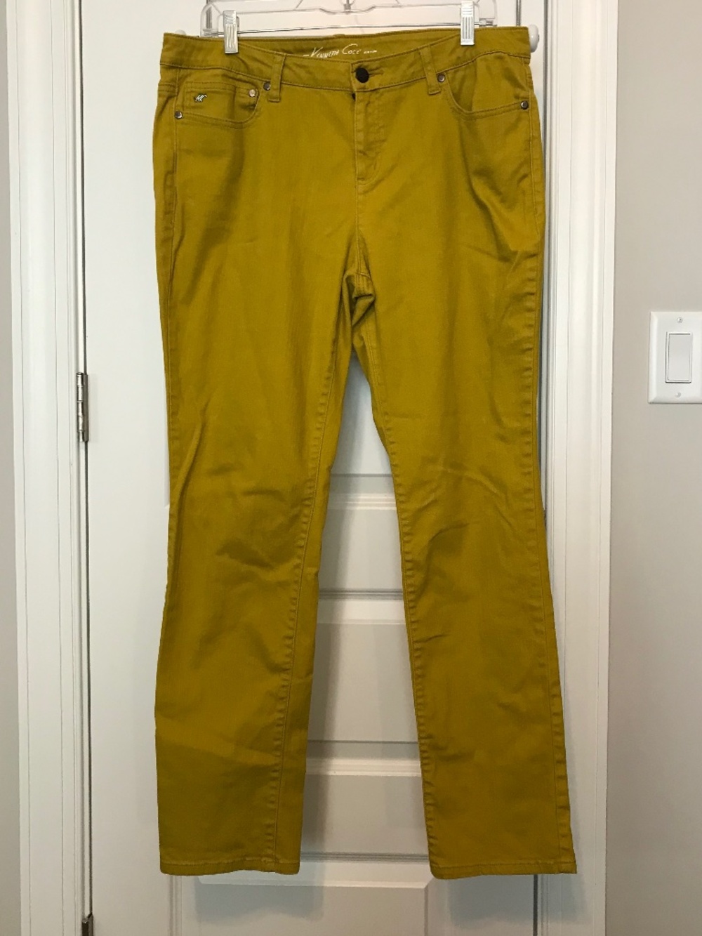 Kenneth Cole 5 pocket straight leg olive denim jeans (32)